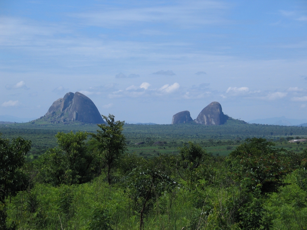 Pungo Andongo black rocks