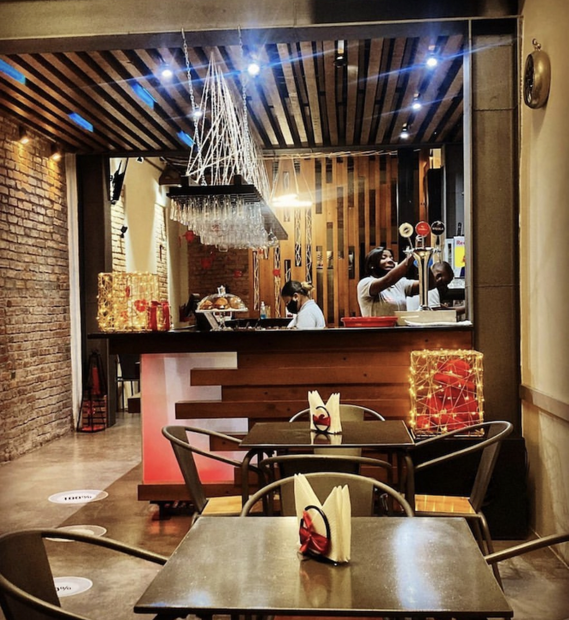 Vinte e Três Café & Bar